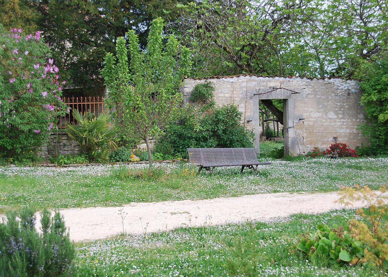 Le Dojo Du Plessis Bed & Breakfast Mareuil  Luaran gambar